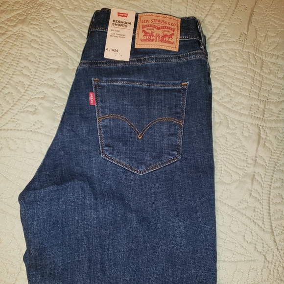 Shorts for women - Picture 2 of 3